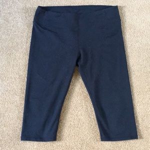 Fabletics Pants - Fabletics Salar Crop Leggings Fabletics Pants - Fabletics Salar Crop Leggings